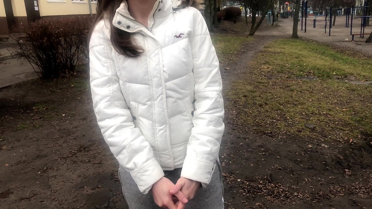 ਪੈਸੇ ਲਈ ਅਜਨਬੀ ਚੂਸਿਆ ਅਤੇ fucked. ਰੂਸੀ ਸ਼ੁਕੀਨ. ਗੱਲ ਕਰਨ ਨਾਲ.